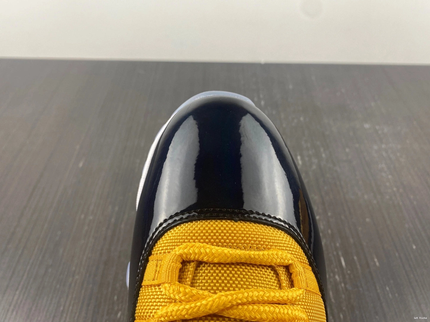 Air Jordan CT8012-118 11 White Retro Black Yellow 0114